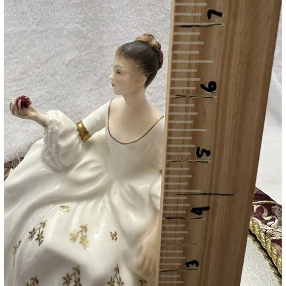 Vintage Royal Doulton My Love Figure H.N. 2339-1965 - Picture 9 of 13